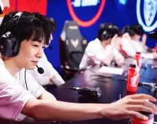 开云体育下载-NS轻取CLG，Jankos完成史诗逆转宿命之战小组赛，点燃全场激情