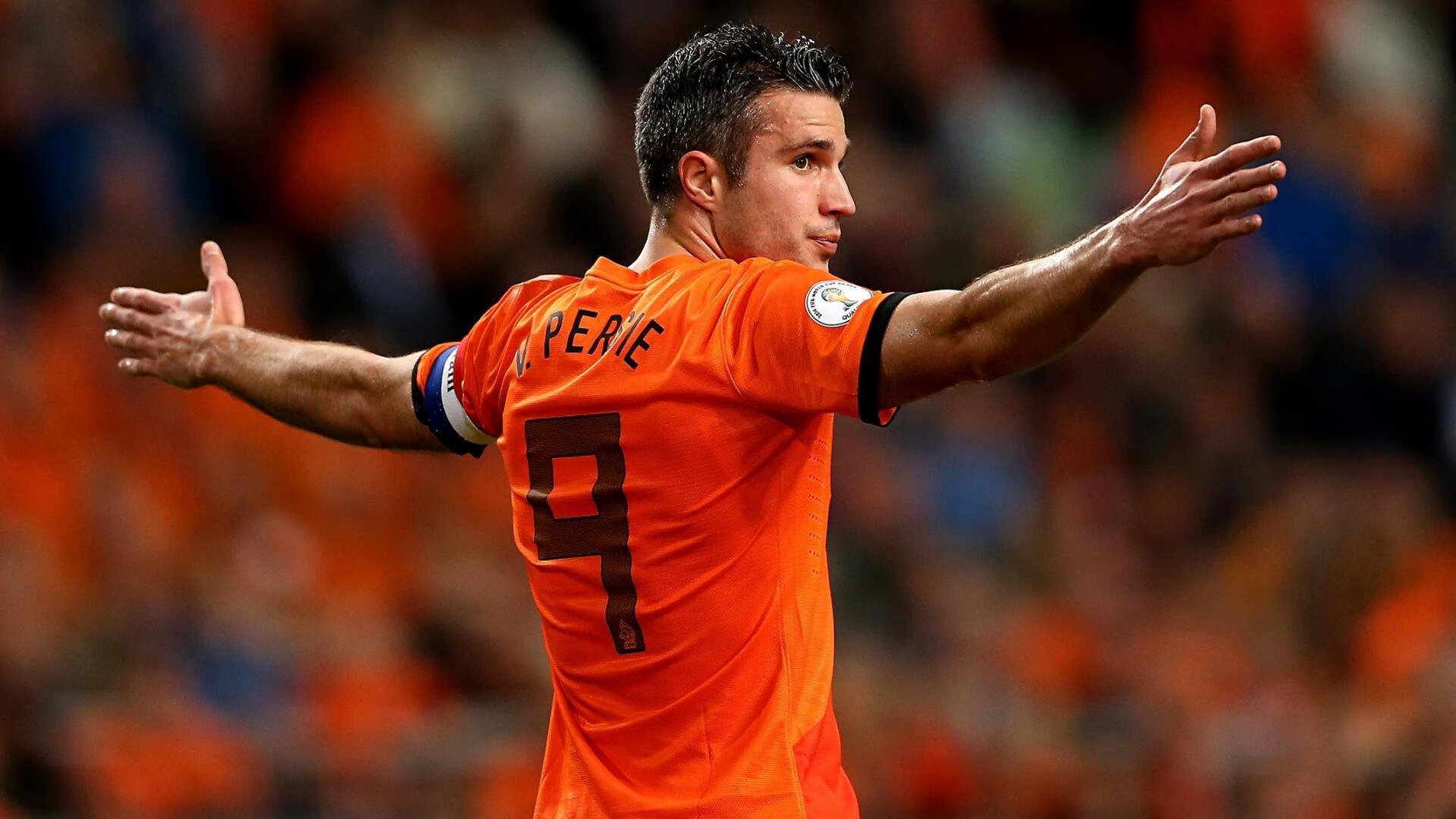 突尼斯闪电战击溃贝蒂斯,劳塔罗西决封神,绝境之下,英雄的定义