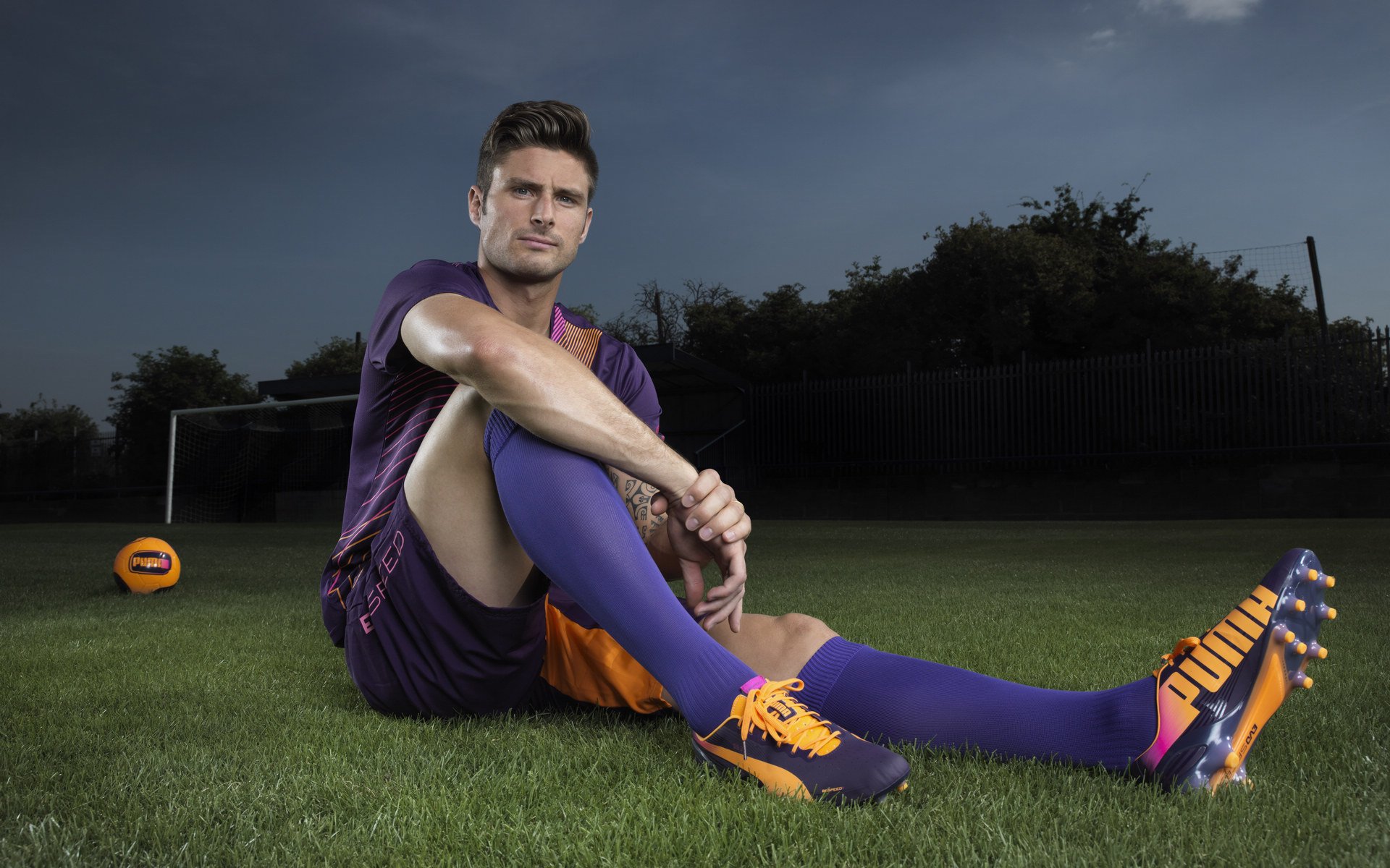 世界杯激战正酣，为何灰熊却能压制广厦？跨界视角下的体育产业启示录