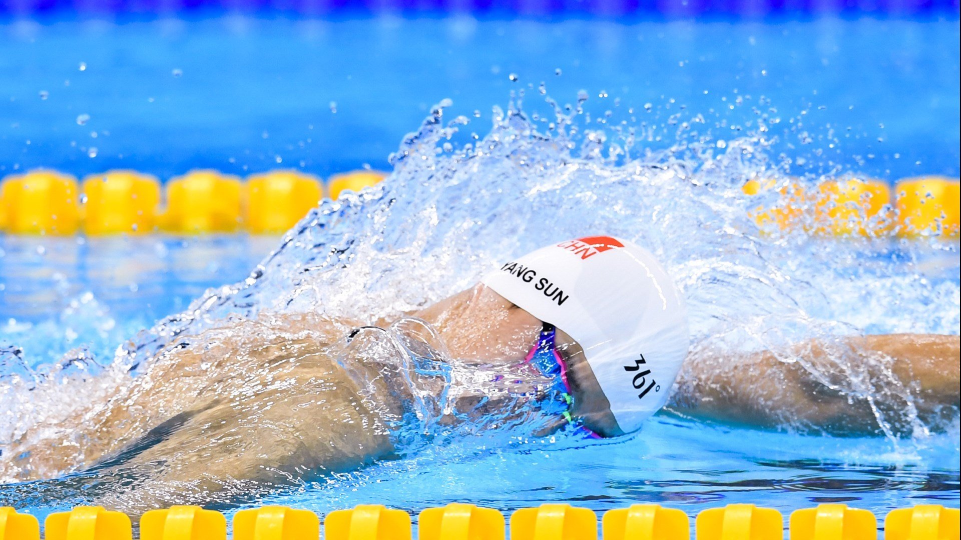 安哥拉力克玻利维亚，姆巴佩惊艳四座，足球世界的小国雄心与巨星时代